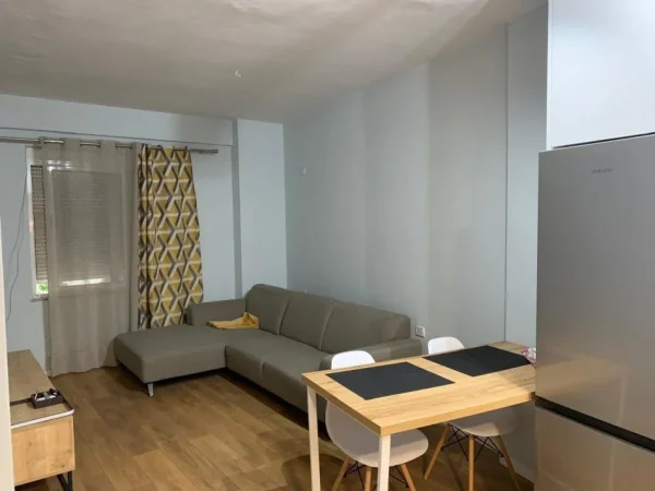 Tirane, shitet apartament 1+1 Kati 2, 55 m² 105.000 € (astir)