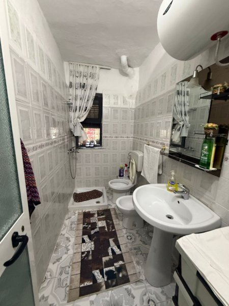 Durres, shitet apartament 2+1 Kati 1, 75 m² 80.000 €