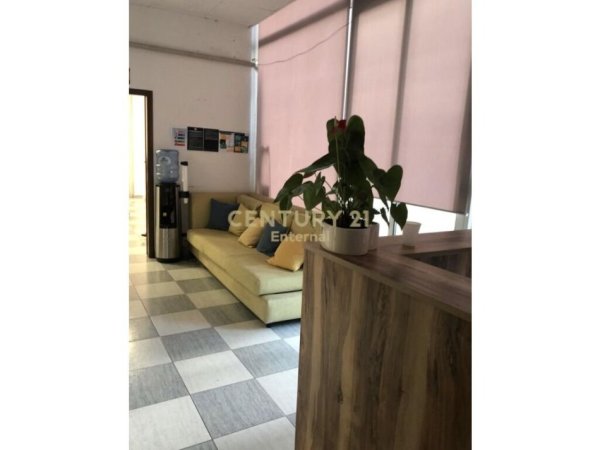 Tirane, shes ambjent biznesi , 200 m² 570.000 € (Ish Ekspozita)