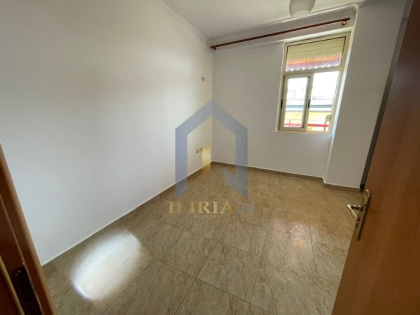 Tirane, jepet me qera 2+1+Ballkon Kati 5, 100 m² 600 € 