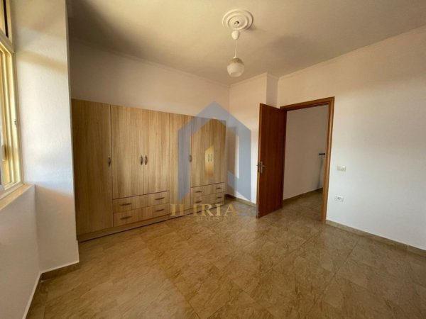 Tirane, jepet me qera 2+1+Ballkon Kati 5, 100 m² 600 € 