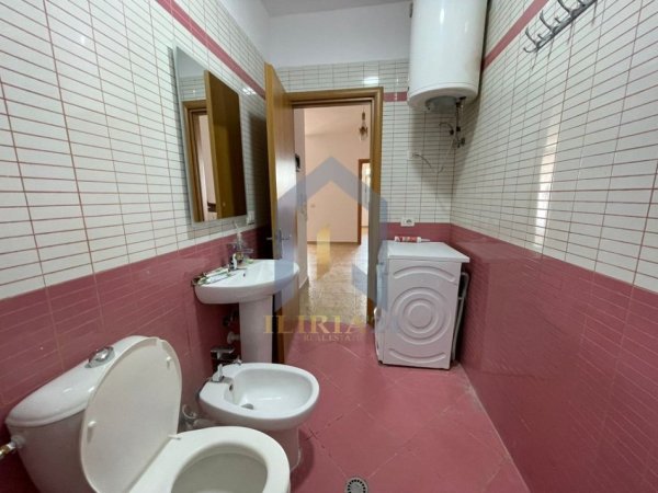 Tirane, jepet me qera 2+1+Ballkon Kati 5, 100 m² 600 € 