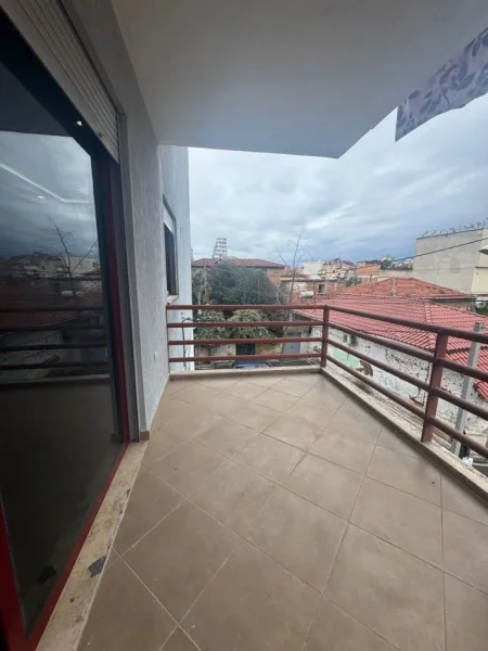 Tirane, shitet apartament 2+1+Aneks Kati 4, 116 m² 239.000 € (2+1+2 perballe kompleksit halili)