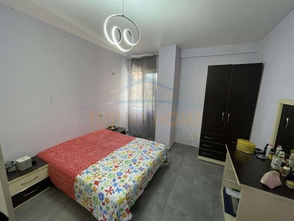 Tirane, jepet me qera apartament 1+1+Ballkon Kati 2, 70 m² 430 € (Unaza e Re)