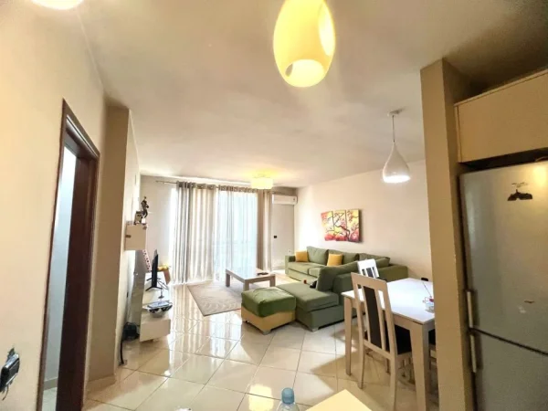 Tirane, jepet me qera apartament 2+1 Kati 6, 100 m² 430 € (astir)