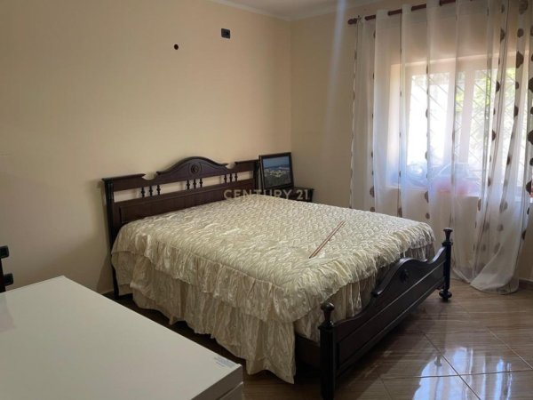 Vlore, shitet shtepi 2+1 , 94 m² 