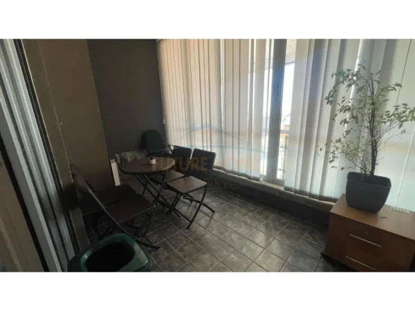 Tirane, jepet me qera ambjent biznesi Kati 7, 180 m² 100.000 € 