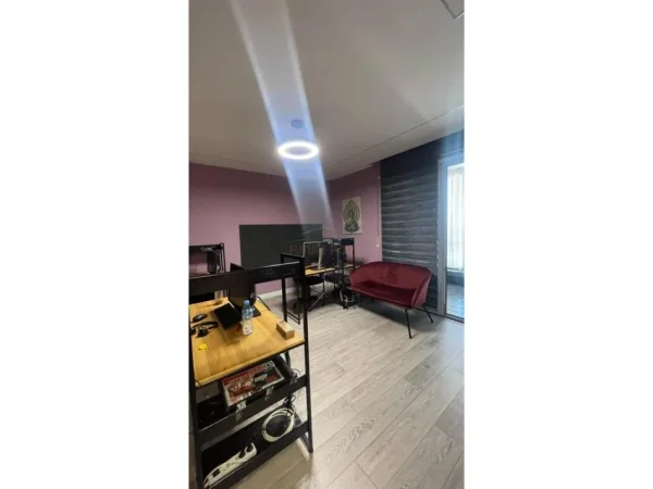 Tirane, jepet me qera ambjent biznesi Kati 7, 180 m² 100.000 € 