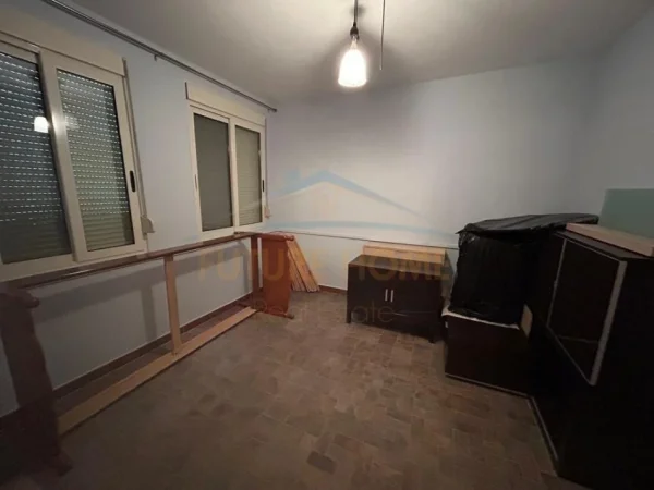 Durres, jepet me qera ambjent biznesi Kati 2, 800 € (Muzeumi, Durres)