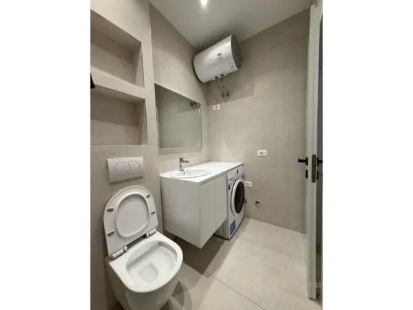 Tirane, jepet me qera apartament 1+1 Kati 8, 90 m² 500 € 