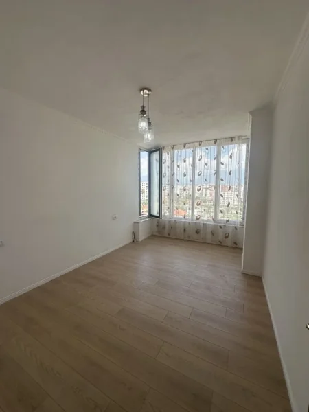 Tirane, shes apartament 1+1 Kati 9, 65 m² 88.000 € (Kafe pashai)