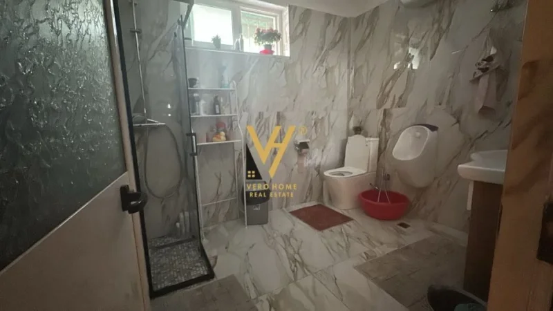 Tirane, shitet shtepi 2+1+Ballkon Kati 0, 185 m² 200.000 € (VASIL SHANTO)