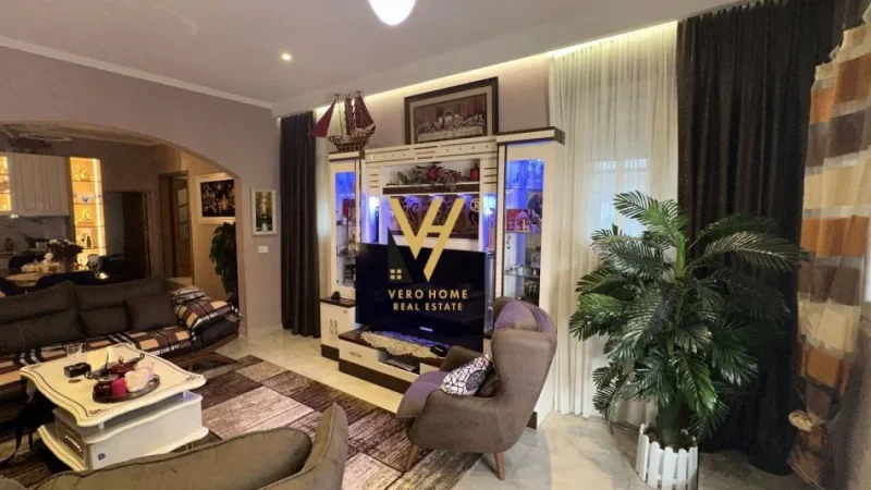 Tirane, shitet shtepi 2+1+Ballkon Kati 0, 185 m² 200.000 € (VASIL SHANTO)
