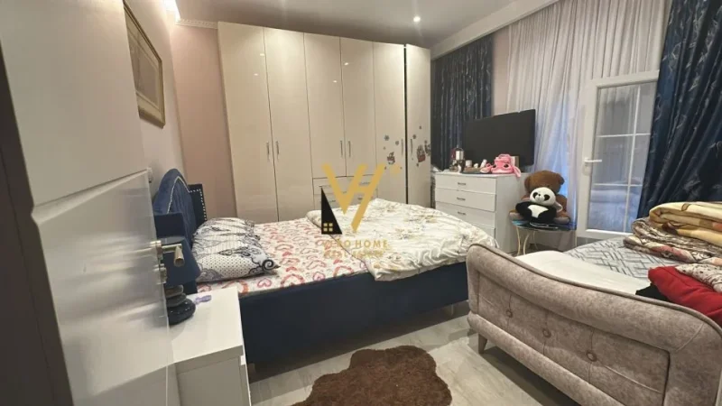 Tirane, shitet shtepi 2+1+Ballkon Kati 0, 185 m² 200.000 € (VASIL SHANTO)