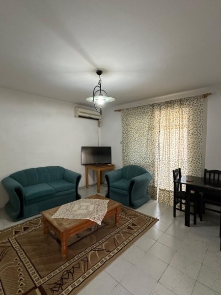 Tirane, jepet me qera apartament 2+1+Ballkon Kati 4, 80 m² 400 € (Ali Dem)