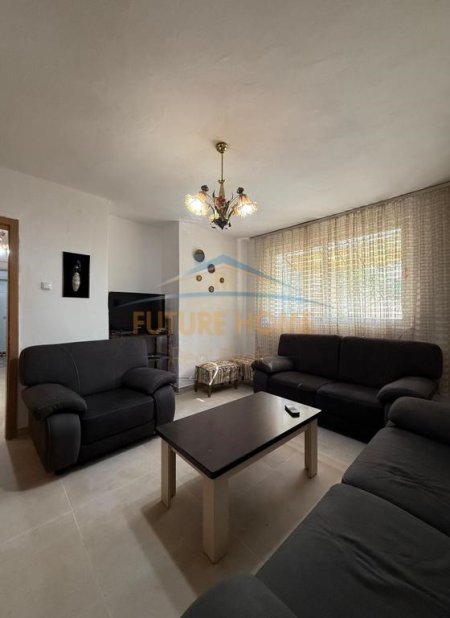 Tirane, jepet me qera apartament 3+1 Kati 4, 81 m² 600 € (21 Dhjetori)