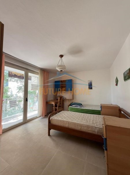 Tirane, jepet me qera apartament 3+1 Kati 4, 81 m² 600 € (21 Dhjetori)