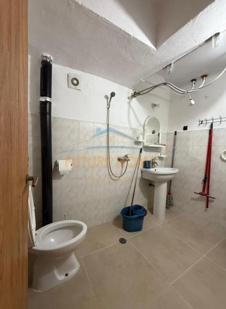 Tirane, jepet me qera apartament 3+1 Kati 4, 81 m² 600 € (21 Dhjetori)