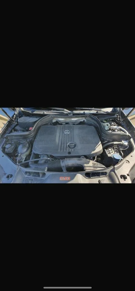 Tirane, shitet makine GLK220CDI Nafte, gri e erret automatik Kondicioner 200.000 km 9700 €