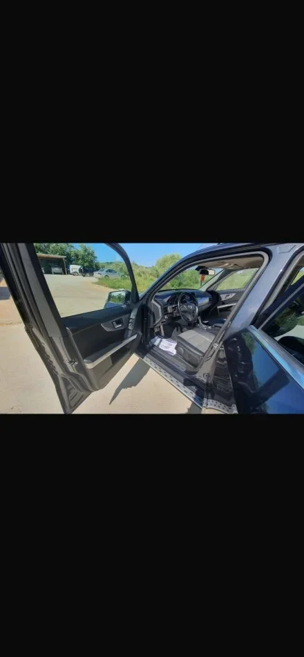 Tirane, shitet makine GLK220CDI Nafte, gri e erret automatik Kondicioner 200.000 km 9700 €