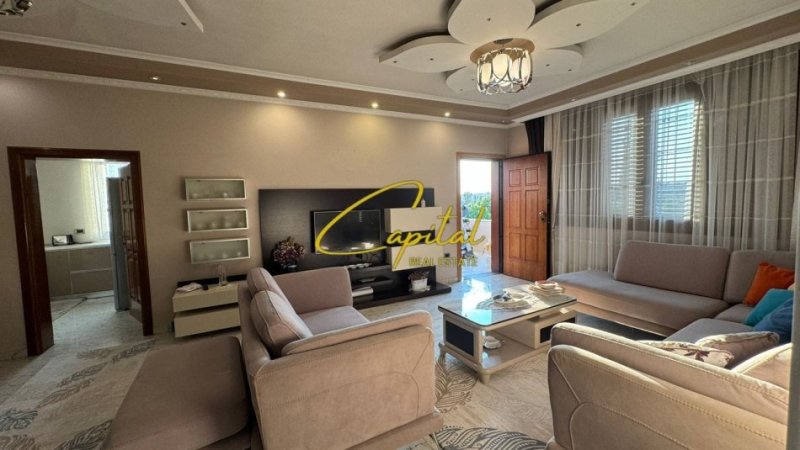 Tirane, jepet me qera apartament 2+1 , 145 m² 500 € (ALLIAS)