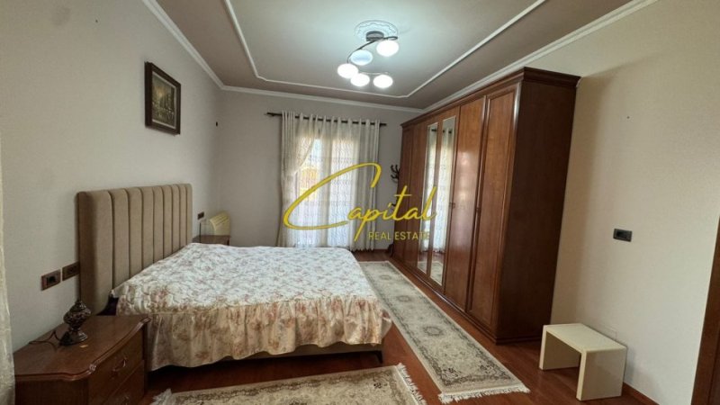 Tirane, jepet me qera apartament 2+1 , 145 m² 500 € (ALLIAS)