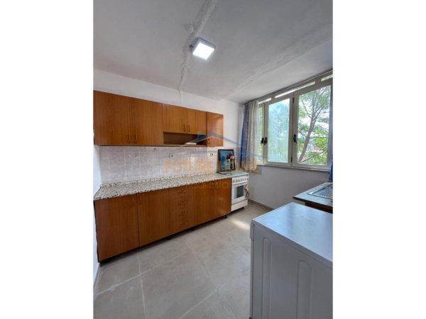 Tirane, jepet me qera apartament 3+1 Kati 4, 81 m² 600 € (21Dhjetori, pranë Mozaikut të Tiranës)