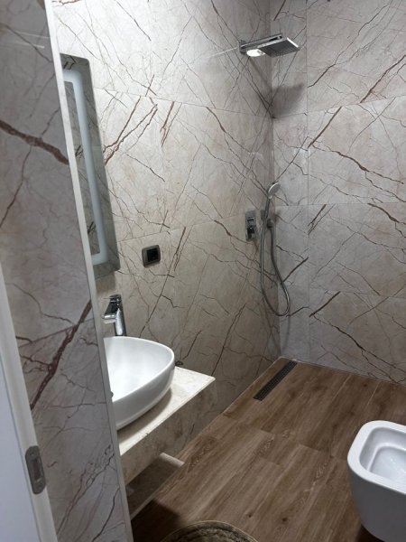 Tirane, jap me qera apartament 2+1+Aneks+Ballkon Kati 3, 100 m² 650 € (Vilat Gjermane)