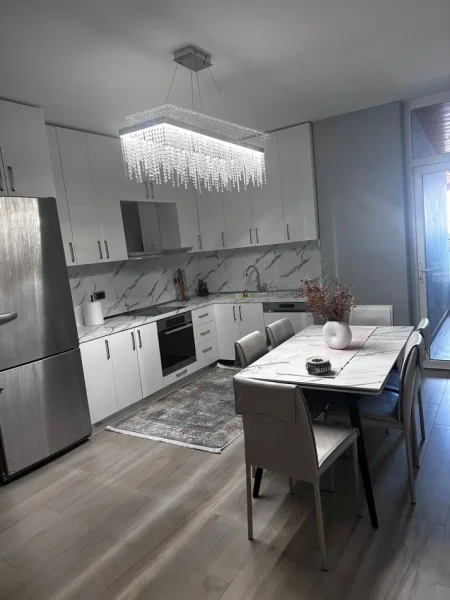 Tirane, jap me qera apartament 2+1+Aneks+Ballkon Kati 3, 100 m² 650 € (Vilat Gjermane)
