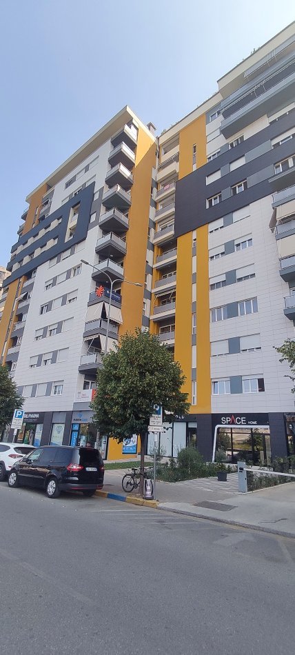 Tirane, jepet me qera zyre Kati 1, 50 m² 600 € (Rruga Kosovareve)