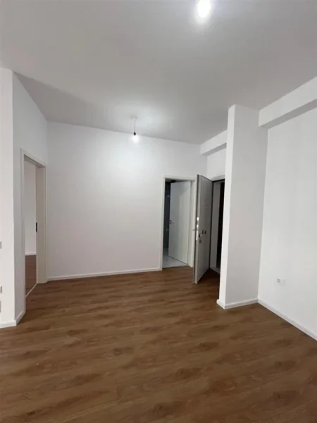 Tirane, shitet apartament 1+1 Kati 6, 61 m² 98.080 € (Ali Demi)