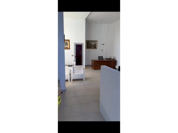 Durres, jepet me qera ambjent biznesi Kati 0, 47 m² 400 € (Ura e Dajlanit)
