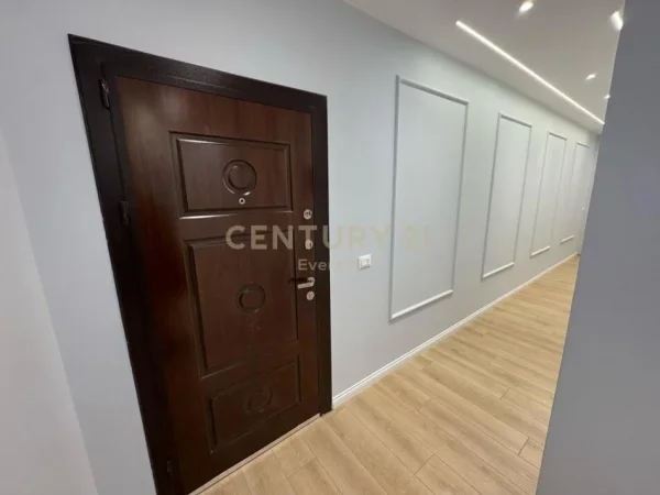 Tirane, shitet apartament 2+1 Kati 2, 93 m² 265.000 € (MYSLYM SHYRI)