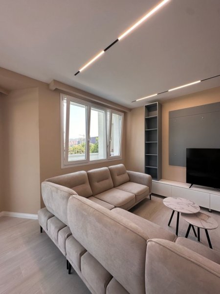 Tirane, jepet me qera apartament 2+1 , 117 m² 800 € (River Residence)