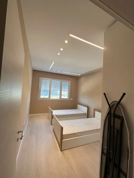 Tirane, jepet me qera apartament 2+1 , 117 m² 800 € (River Residence)