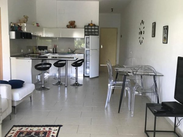 Gjiri i Lalzit, jepet me qera ditore apartament ne plazh 2+1 me oborr Kati 0, 100 m² (Gjiri i Lalzit Lura 1)