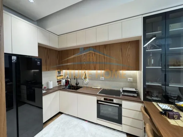 Tirane, shitet apartament 2+1 Kati 5, 75 m² 155.000 € (Kompleksi Kaimi)