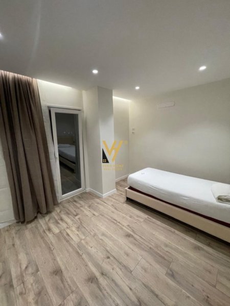Tirane, jepet me qera apartament 2+1+Ballkon Kati 8, 95 m² 600 € (QTU)