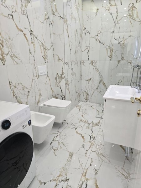 Tirane, jepet me qera apartament 1+1 Kati 5, 74 m² 500 € (Paskuqan Lita construction)