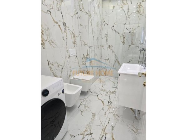 Tirane, jepet me qera apartament 1+1 Kati 5, 75 m² 500 € (Paskuqan)