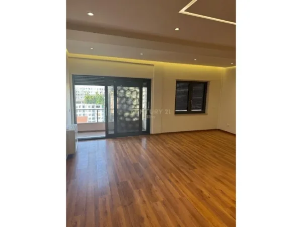 Tirane, shes apartament 3+1+Aneks+Ballkon Kati 7, 410.000 € 