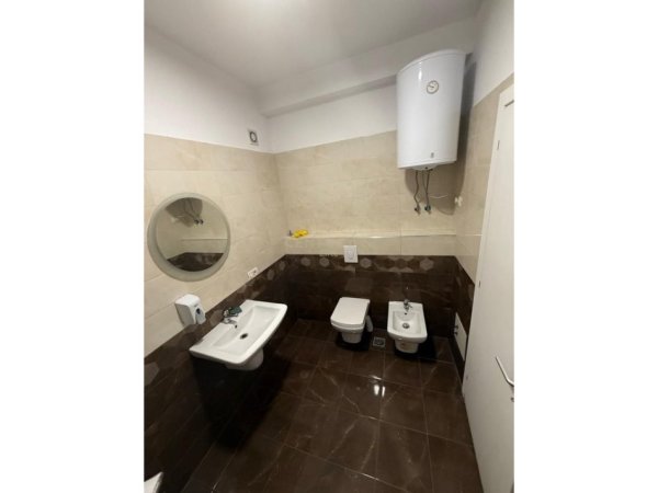 Tirane, jepet me qera apartament 3+1+Aneks+Ballkon Kati 7, 147 m² 1.700 € 