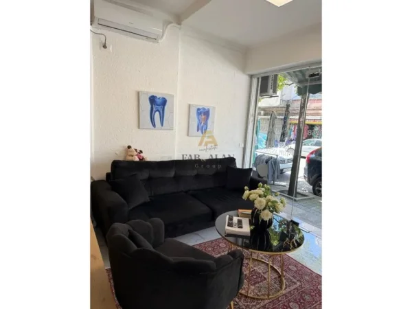 Durres, shitet biznesi dentar 18.000 euro , (Durres)