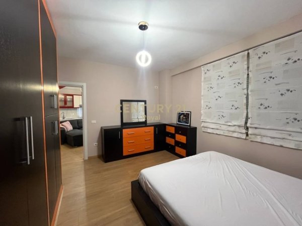 Tirane, jepet me qera apartament duplex Dublex Kati 2, 132 m² 890 € 