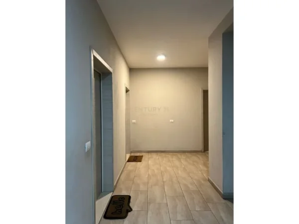 Tirane, shes apartament 2+1+Aneks+Ballkon Kati 3, 118 m² 180.000 € 