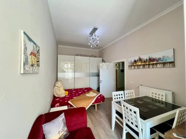 Tirane, shes apartament 2+1+Aneks+Ballkon Kati 1, 121 m² 210.000 € 