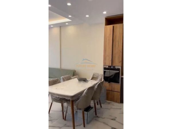 Tirane, jepet me qera apartament 2+1 Kati 8, 70 m² 600 € (Bulevardi Gjergj Fishta)