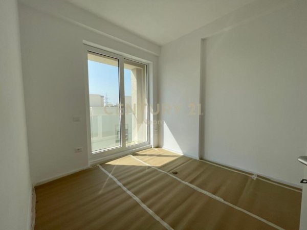 Tirane, jepet me qera Vile 2 Katshe Kati 2, 197 m² 1.300 € 