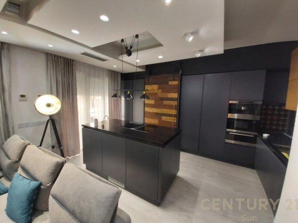 Tirane, jepet me qera apartament 2+1+Aneks+Ballkon Kati 4, 123 m² 1.500 € 