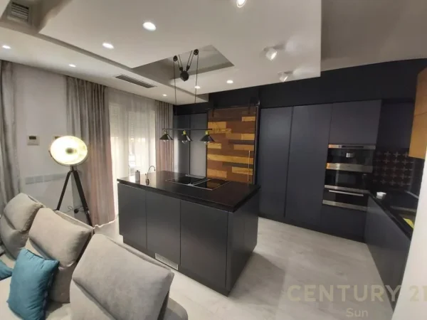 Tirane, jepet me qera apartament 2+1+Aneks+Ballkon Kati 4, 123 m² 1.500 € 